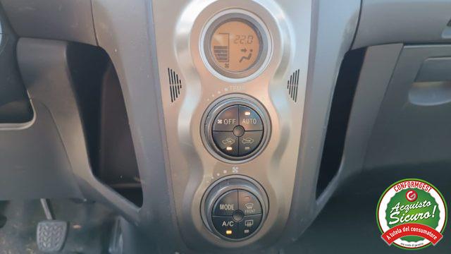 TOYOTA Yaris 1.3 5 porte Sol