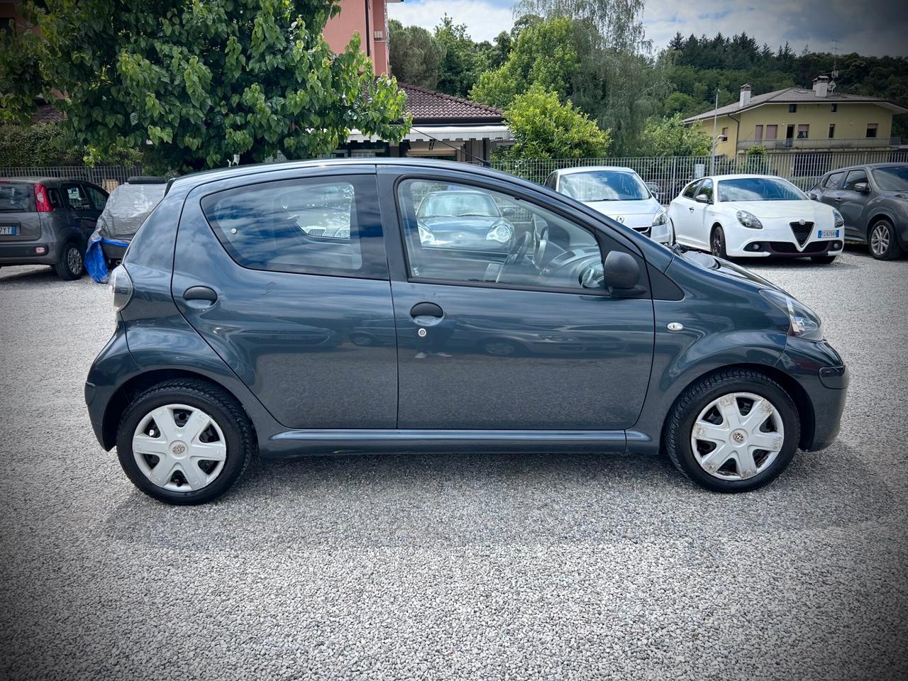 Toyota Aygo 1.0 5 porte - UNIPROPRIETARIO