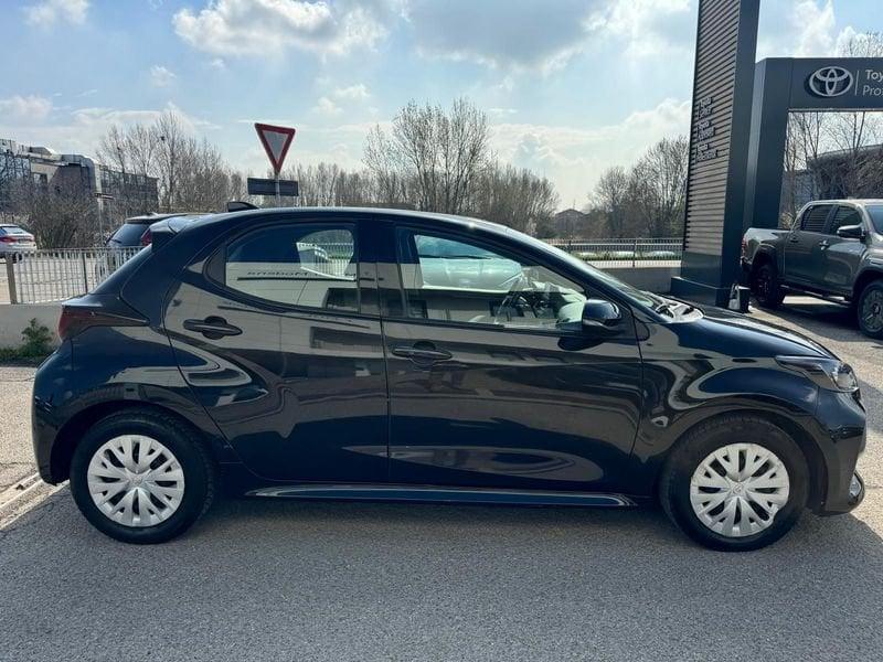 Toyota Yaris Hybrid Active MY22