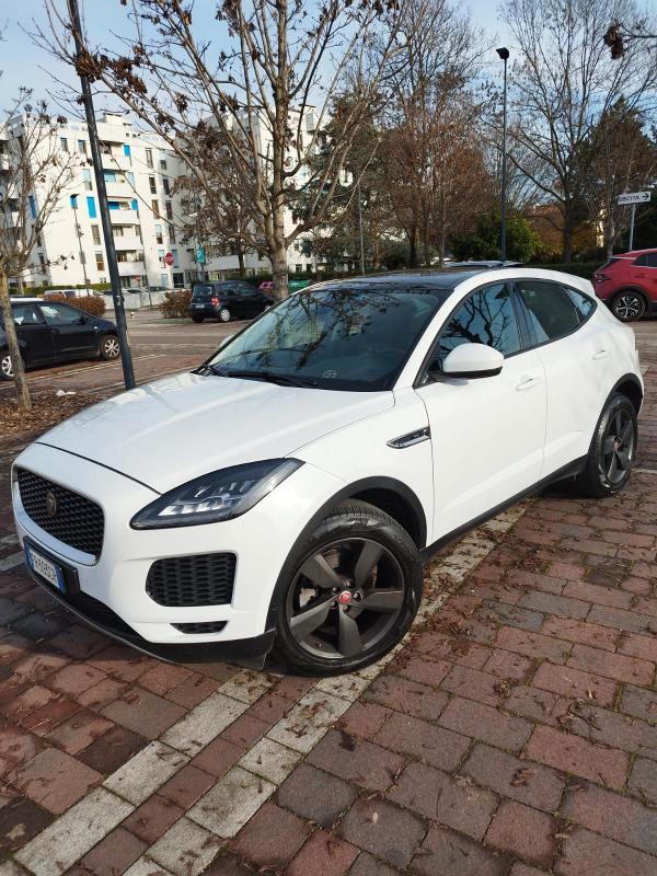 Jaguar E-Pace 2.0d i4 SE awd 150cv gancio traino