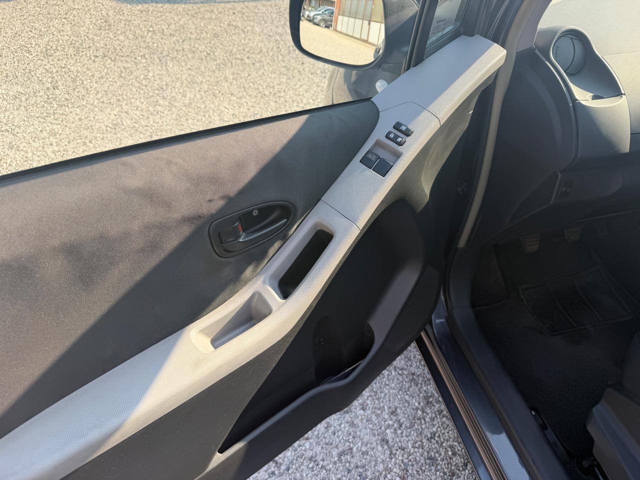 Toyota Yaris 1.0 5 porte Now