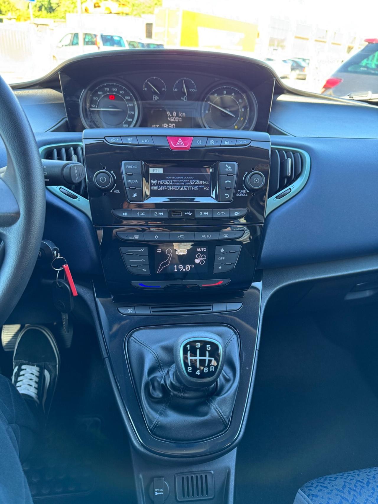 Lancia Ypsilon 1.0 FireFly 5 porte S&S Hybrid