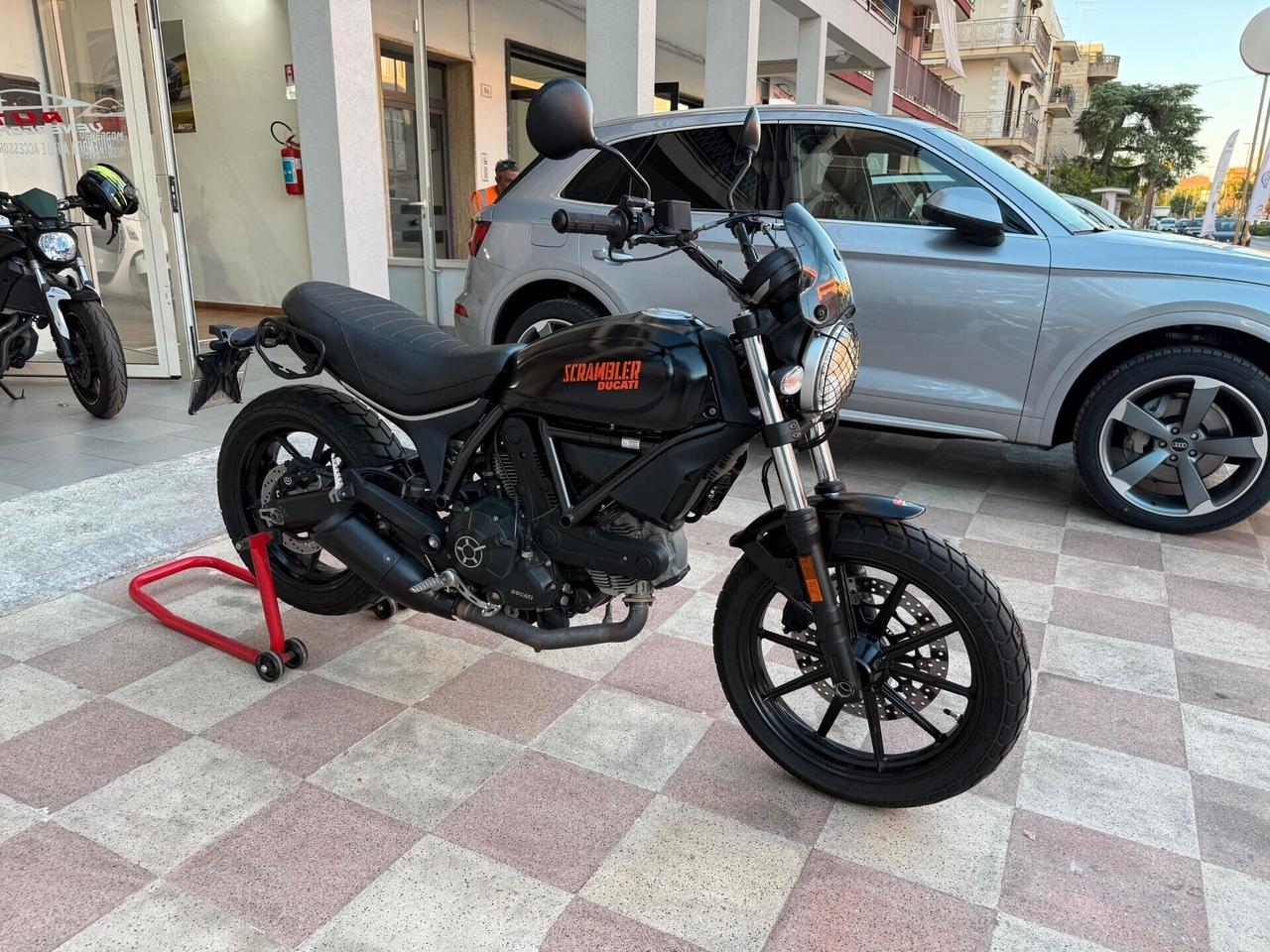 DUCATI SCRAMBLER 400