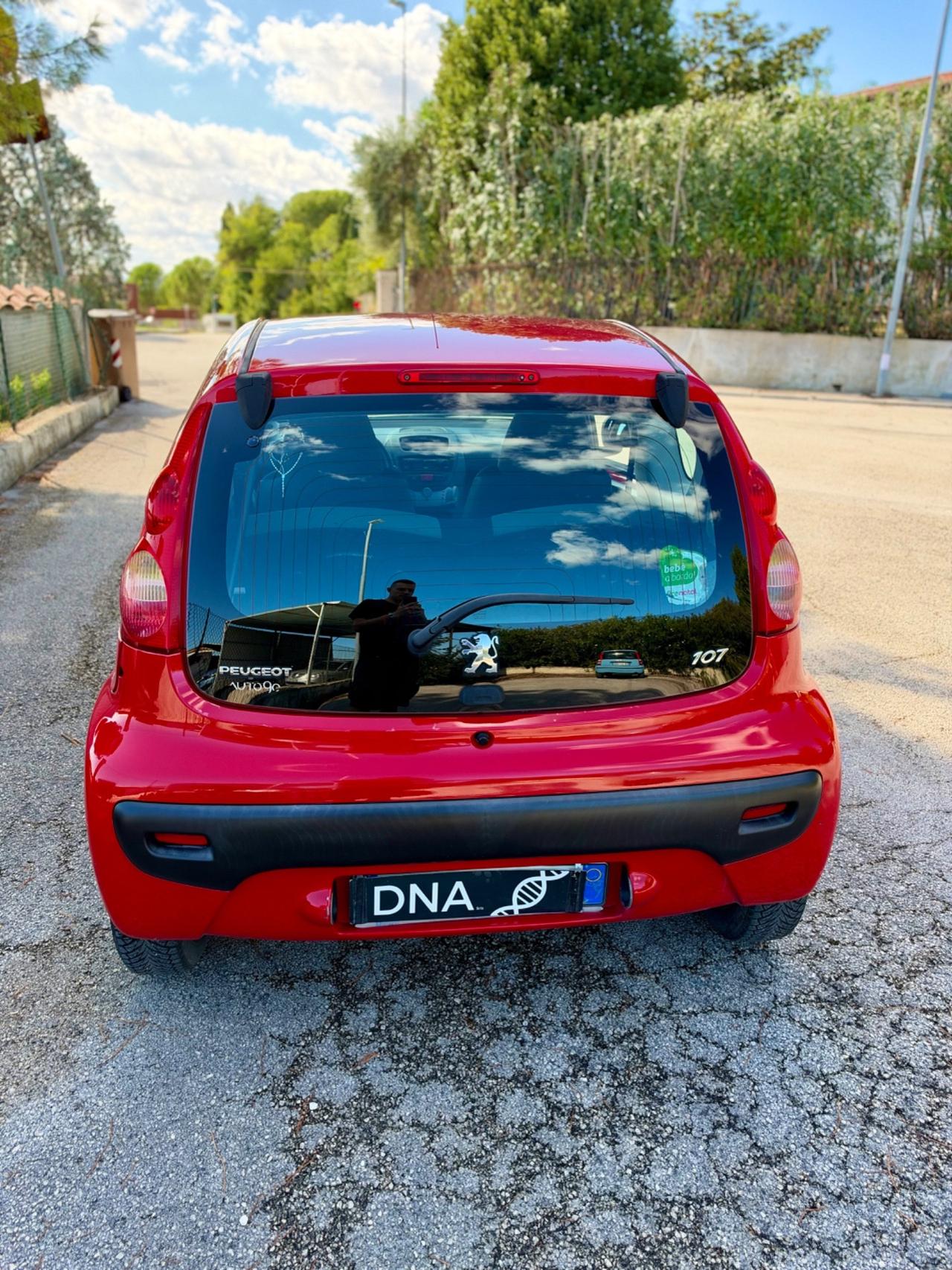 Peugeot 107 1.0 benzina neopatentati uniproprietà