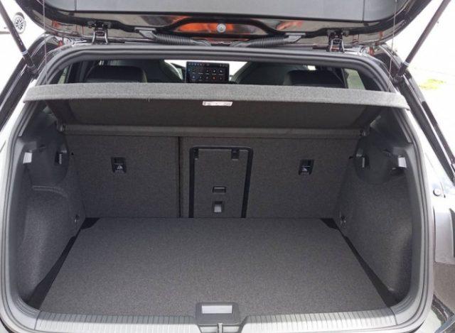 VOLKSWAGEN Golf 2.0 TDI 150 CV DSG SCR R-Line in PROMO con Tetto P