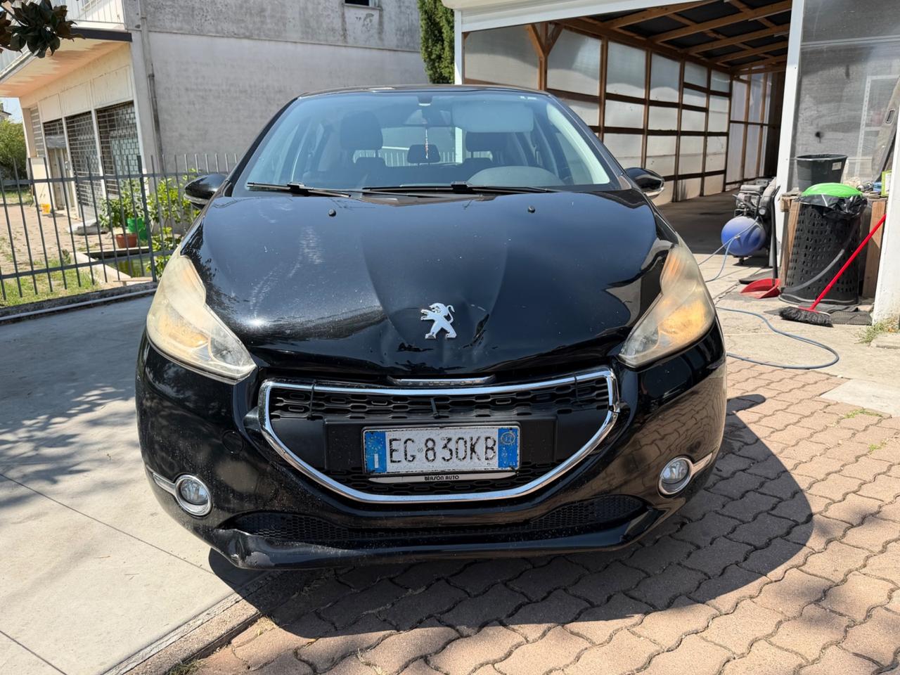 Peugeot 208 1.4 HDi 68 CV 5 porte Allure