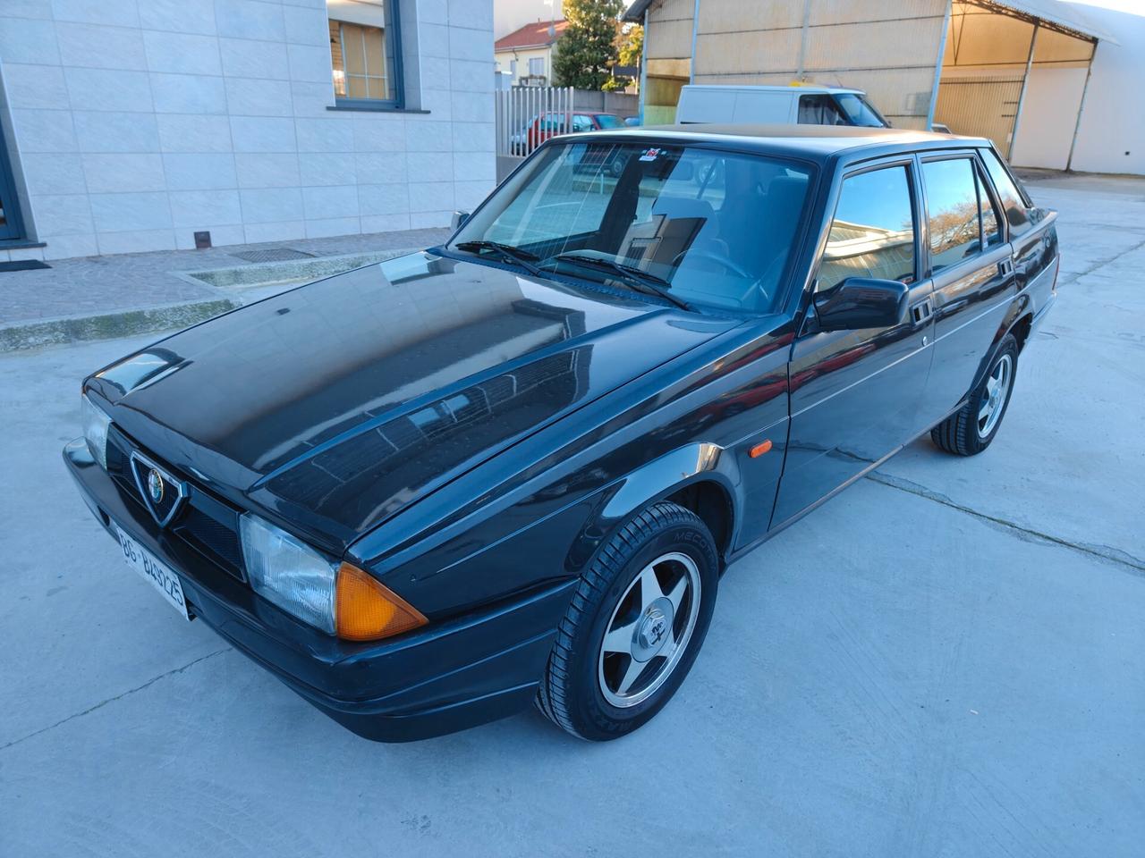 Alfa Romeo 75 motore nuovo