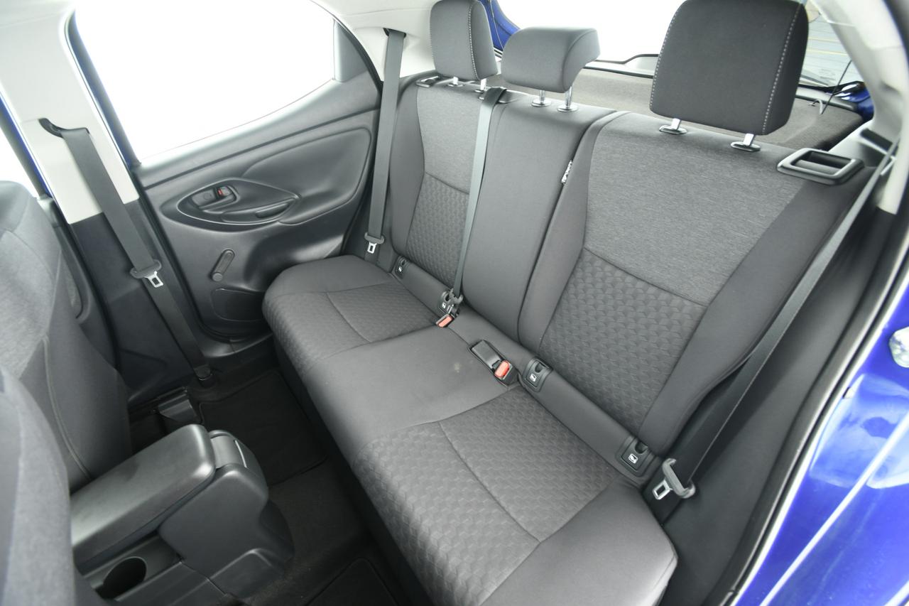 TOYOTA Yaris 1.5h Business CAMERA+ACC+APP CONNECT+NEOPATENTATI