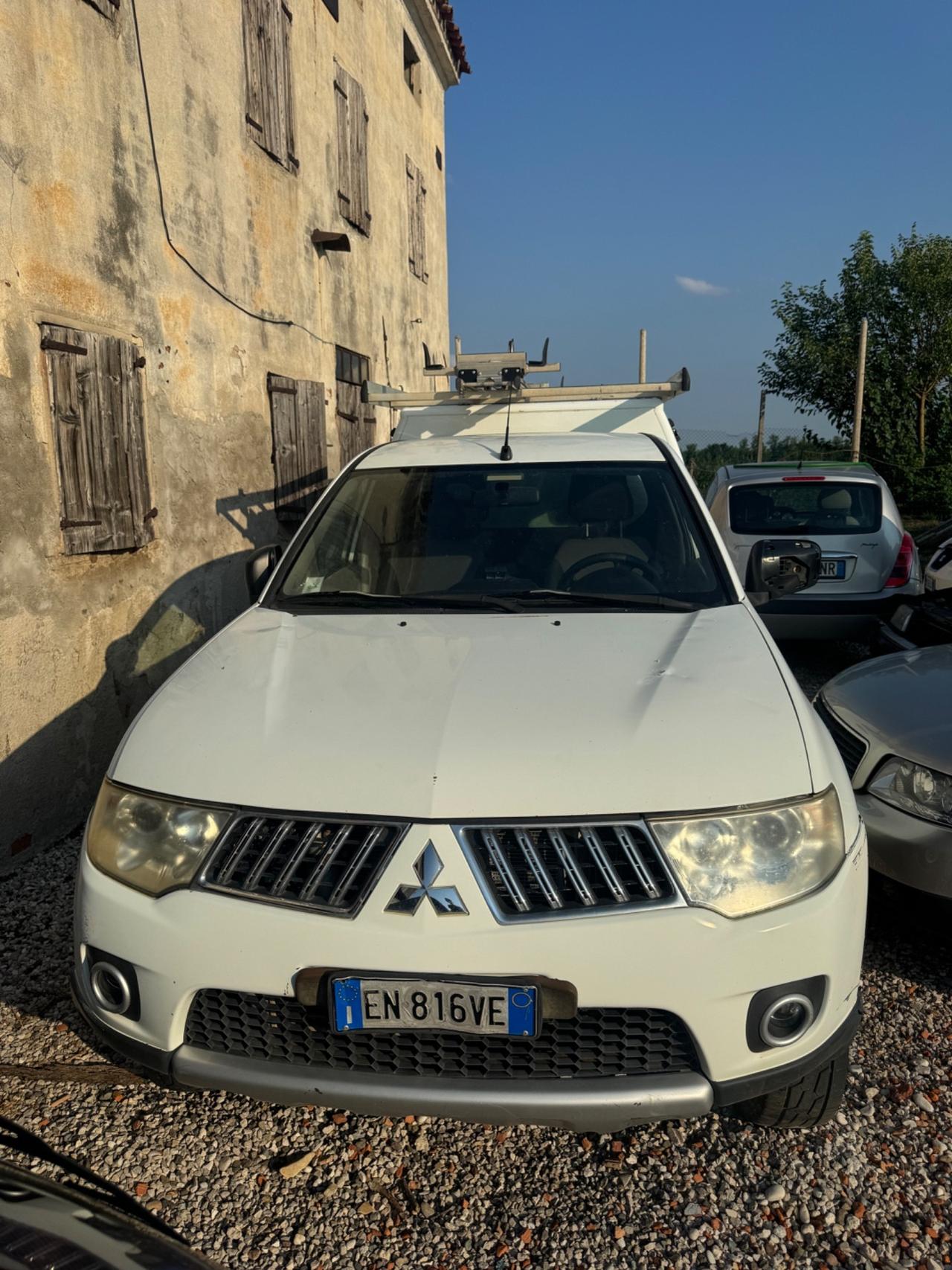 Mitsubishi L200 2.5 MOTORE DA SOSTITUIRE