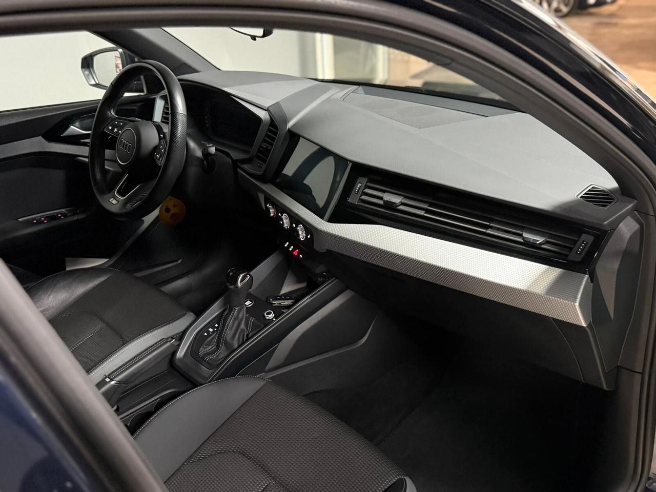 Audi A1 citycarver 30 TFSI S tronic Identity Contrast