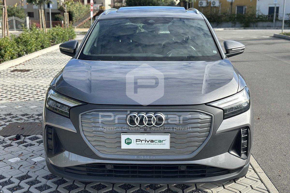 AUDI Q4 40 e-tron Business