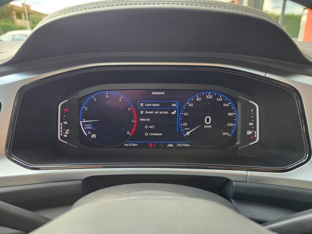 VOLKSWAGEN T-Roc 1.0 TSI IQ Light LED Performance 18" CAMERA ACC