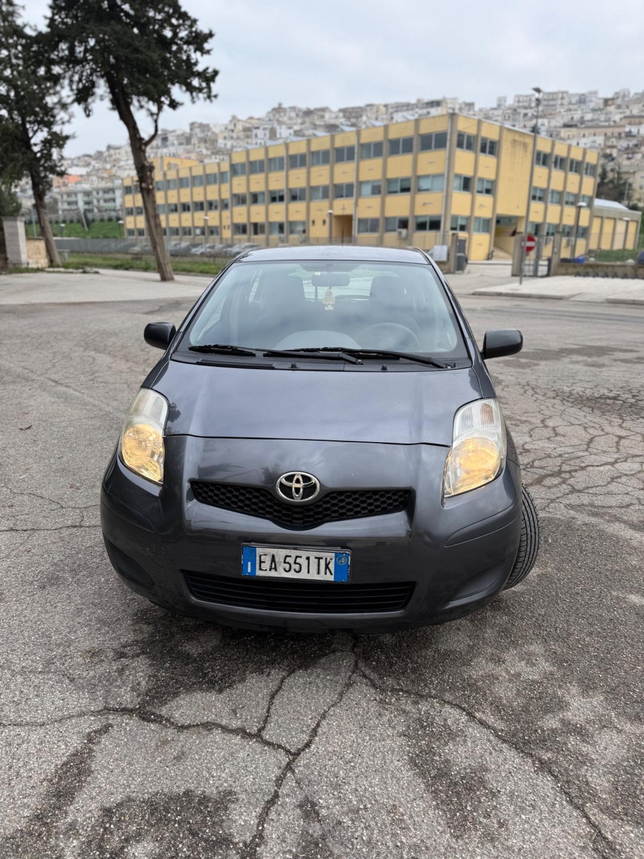 Toyota Yaris 1.0 5 porte Now