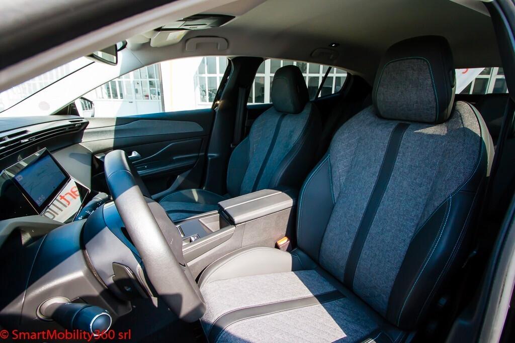Peugeot 408 Hybrid 136 e-DCS6 Allure - Ok neopatentati!!!
