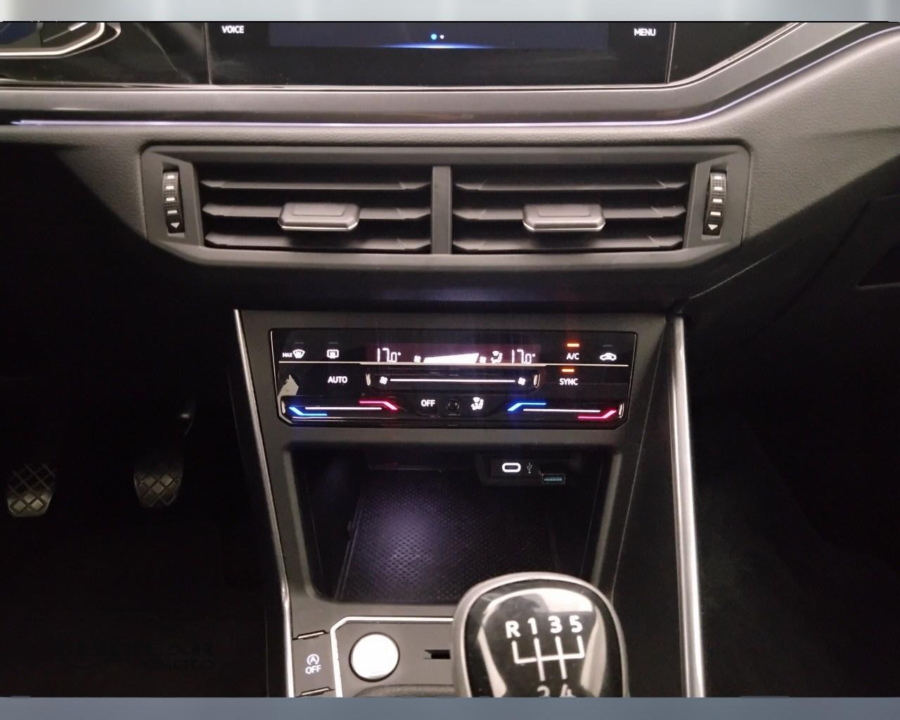 VOLKSWAGEN Polo VI 2022 - Polo 1.0 tsi Style 95cv