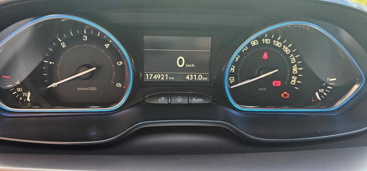 Peugeot 2008 1.6 e-HDi 115 CV Stop&Start Allure
