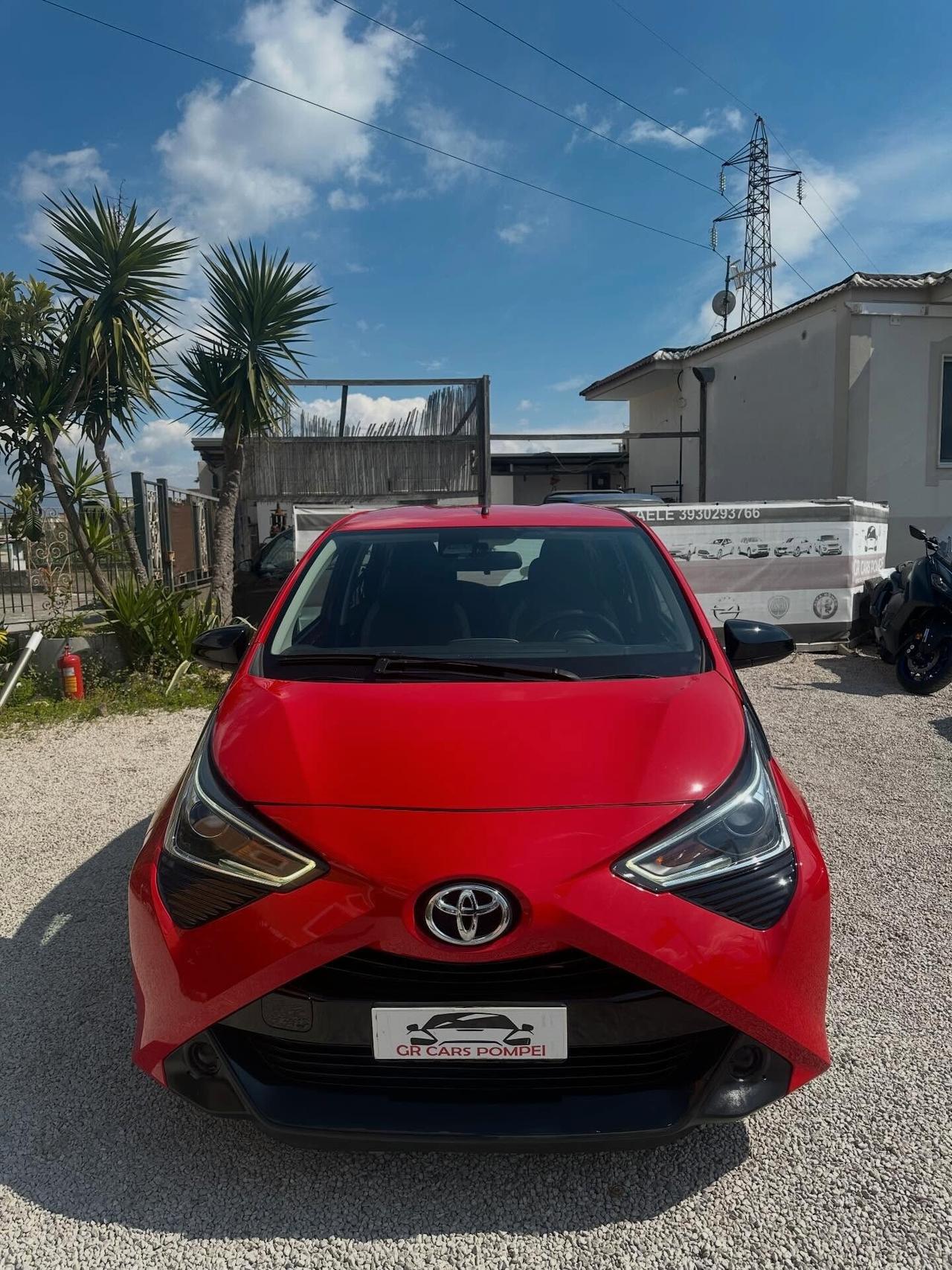 Toyota Aygo Connect 1.0 VVT-i 72 CV 5 porte x-clusiv