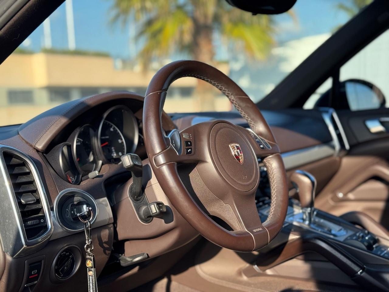 PORSCHE CAYENNE 3.0D FULL OPTIONAL 12 MESI DI GARANZIA
