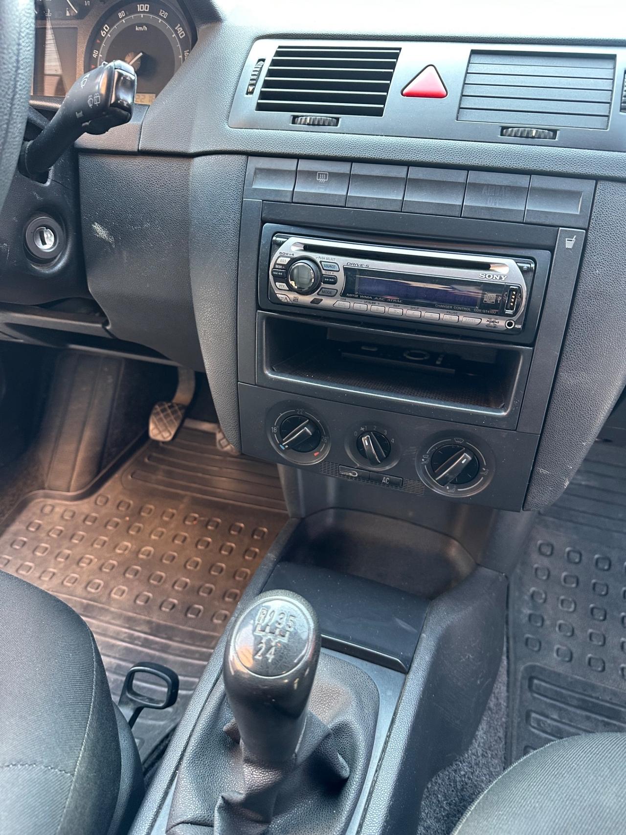 Skoda Fabia 1.2 12V 70CV 5p. Style