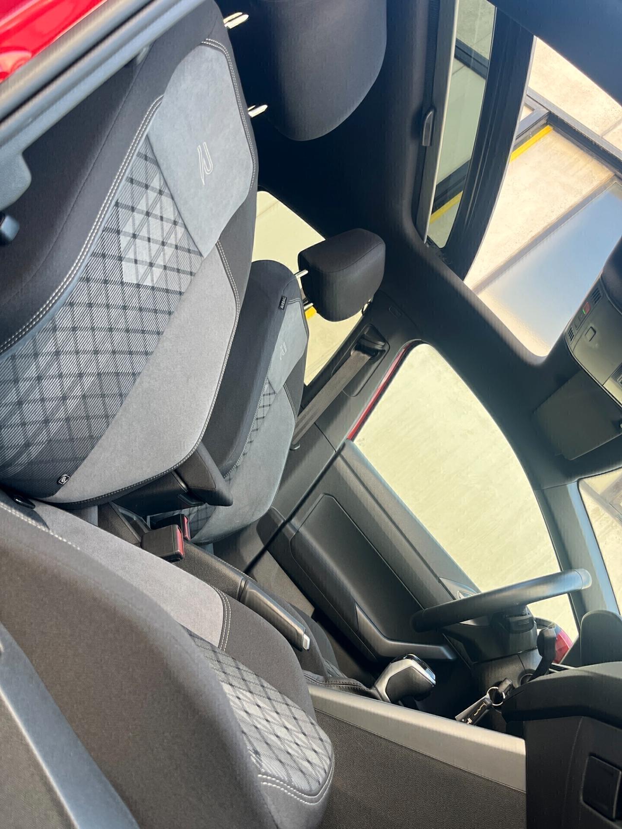 Volkswagen Taigo 1.0 TSI 115 CV DSG R-Line**km 35649**08/2024