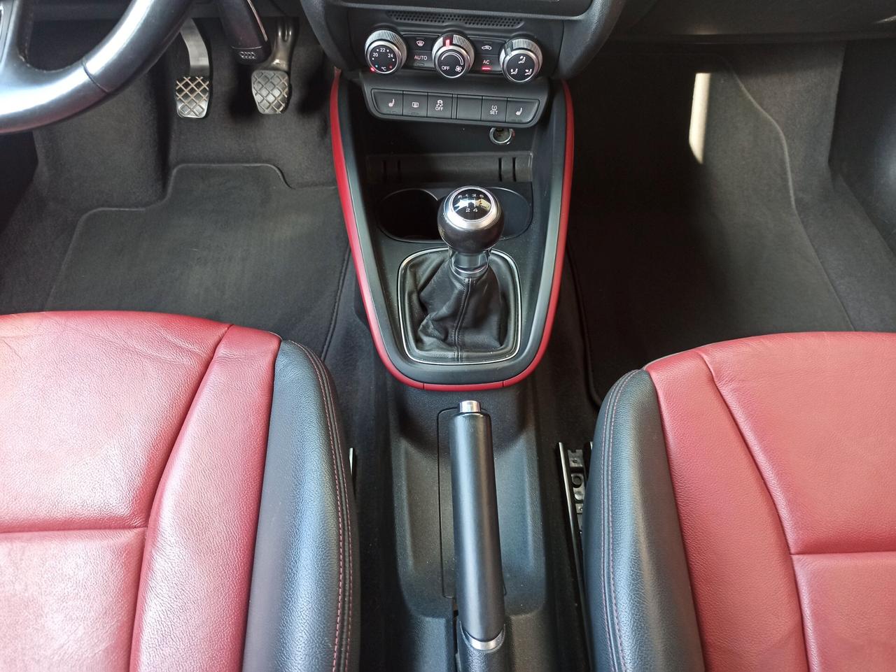 Audi A1 1.6 TDI 105 CV Attraction SLINE