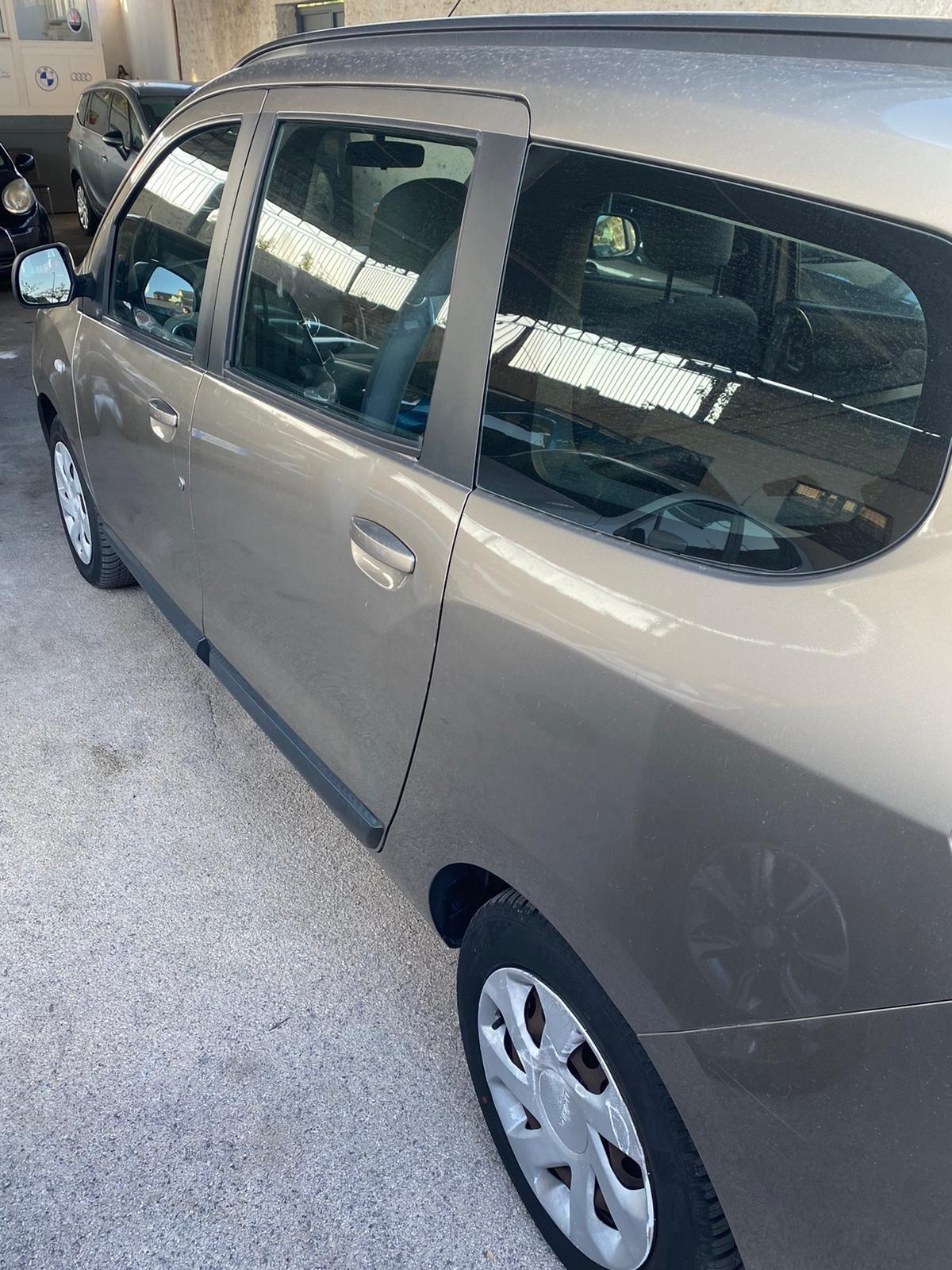 Dacia Lodgy 1.5 dCi lFine 2015 Full Navi TAGLIANDATA