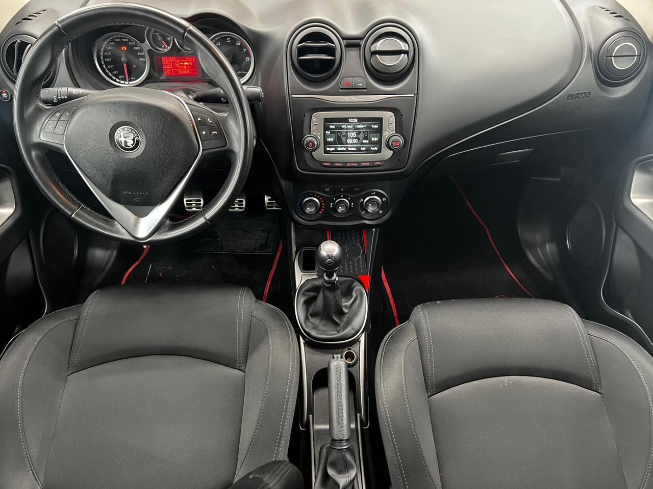 Alfa Romeo MiTo 2017 1.4 Distinctive 78cv E6