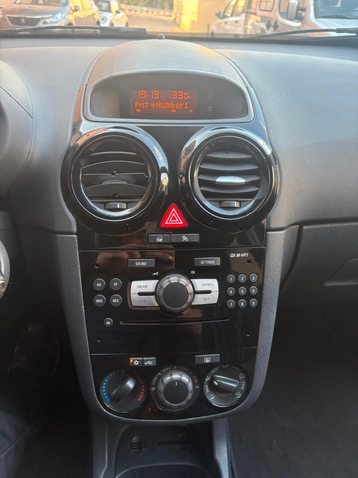 Opel Corsa 1.2 80CV 5 porte GPL-TECH Edition