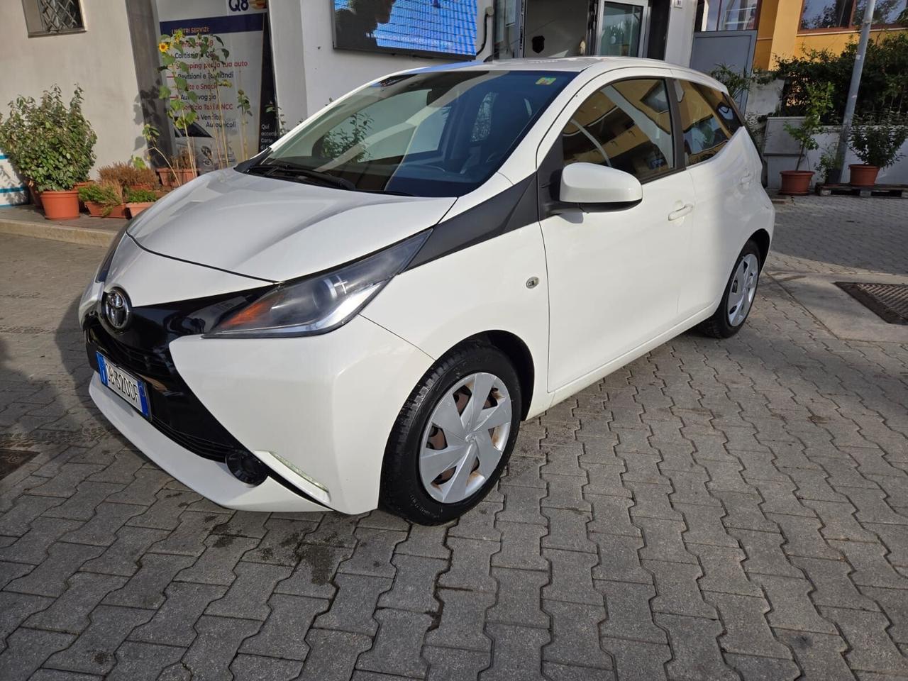 Toyota Aygo 1.0 VVT-i 69 CV 5 porte x-cool