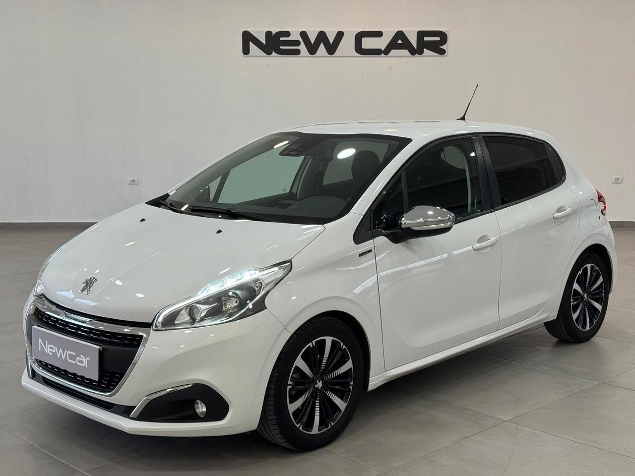 Peugeot 208 PureTech 82 Stop&Start 5 porte Signature