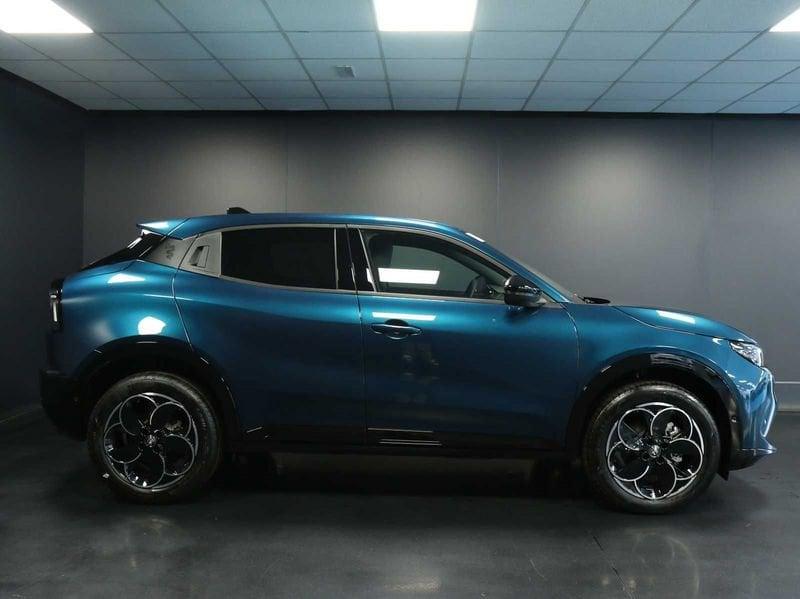 Alfa Romeo Junior HYBRID Q4 145cv