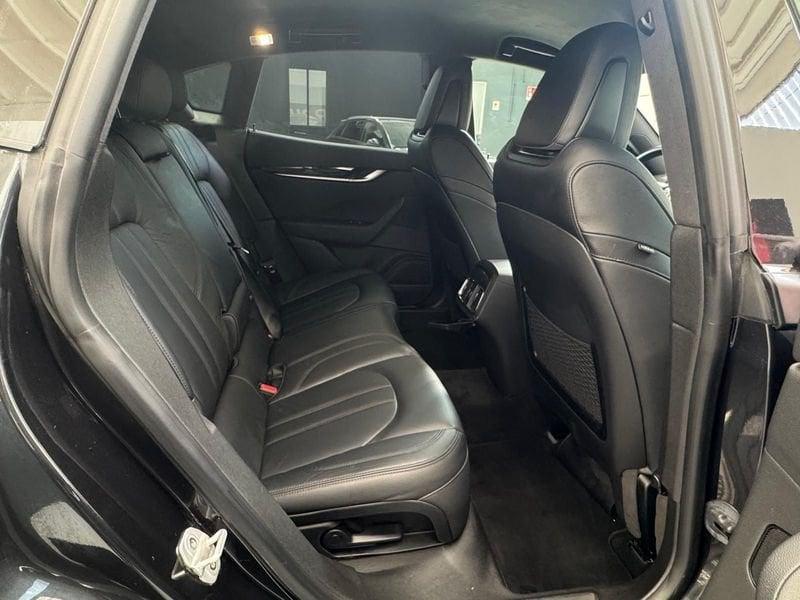 Maserati Levante Levante 3.0 V6 Granlusso 350cv auto