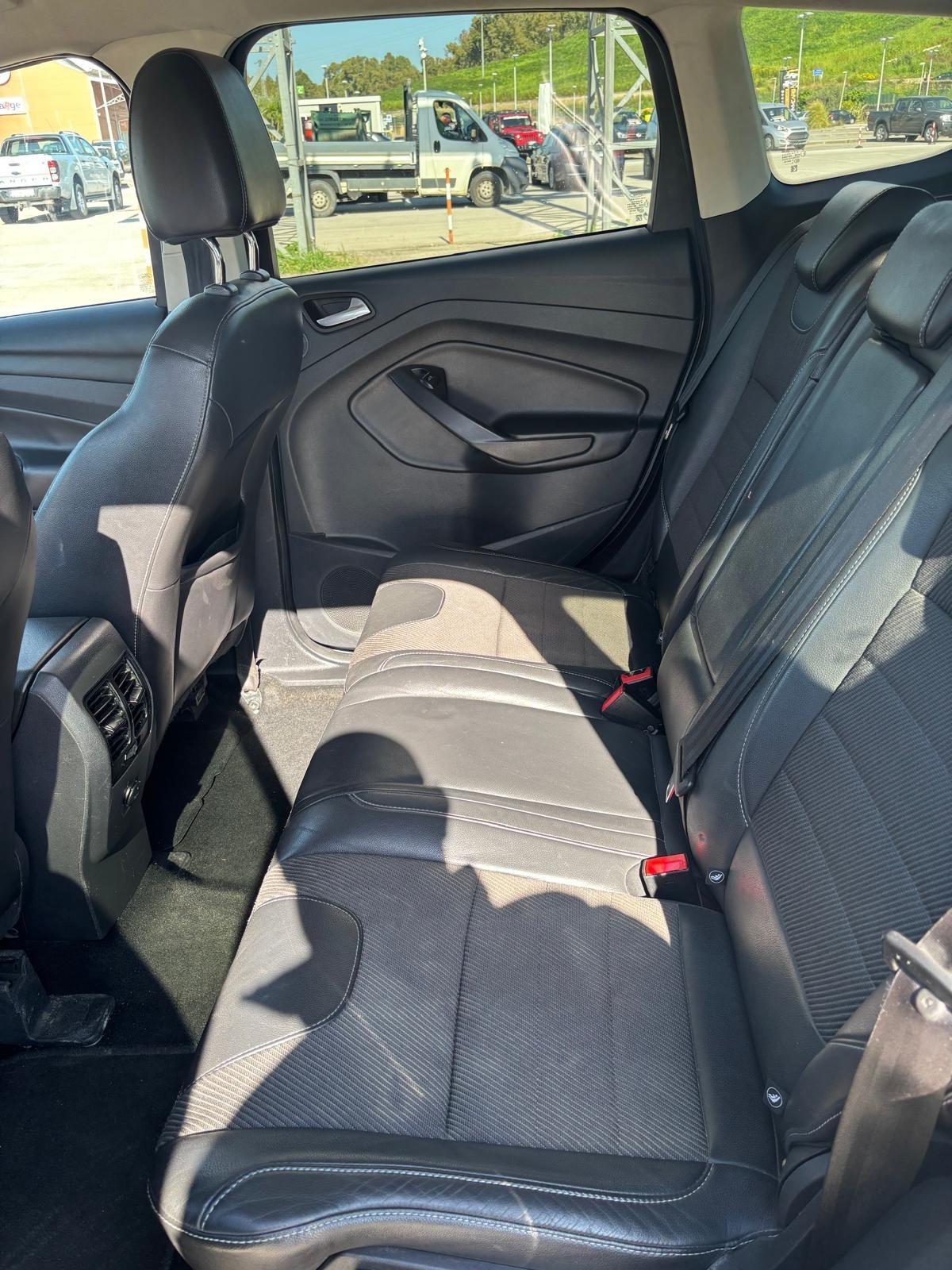 Ford Kuga 2.0 TDCI 140 CV 2WD Titanium