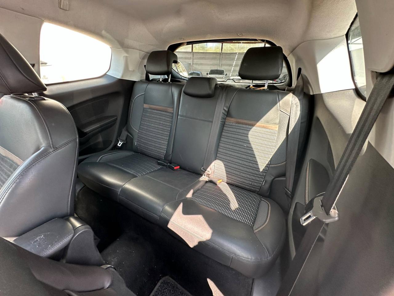 Peugeot 208 1.4 HDi 68 CV 3 porte Allure