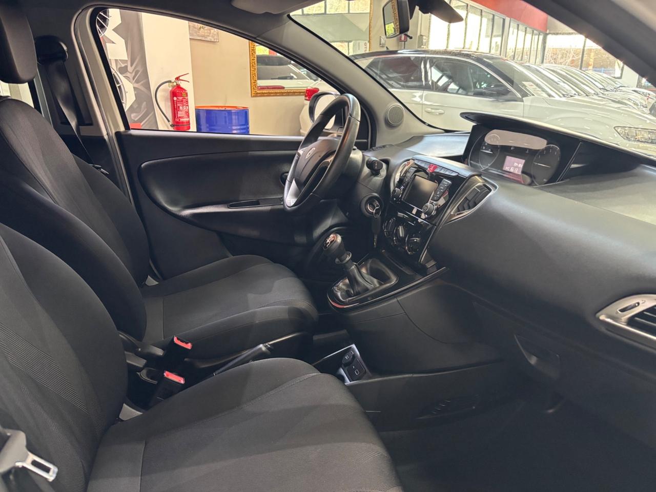 Lancia Ypsilon 1.2 69 CV 5 porte S&S Gold