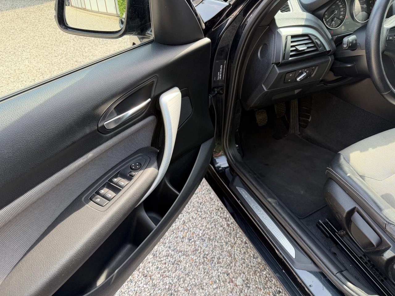Bmw 118 118i 5p. Unique
