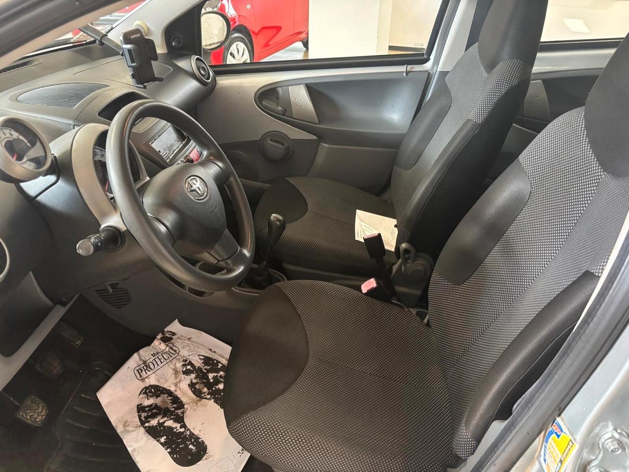 TOYOTA AYGO ANNO 2010 BZ 1.0 ADATTA NEOPATENTATI KM 144 MILA