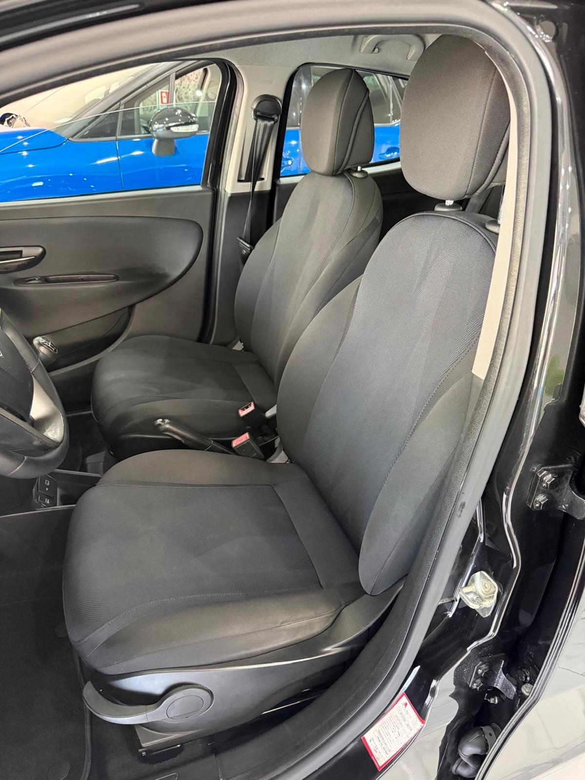 Lancia Ypsilon 1.2 69 CV 5 porte S&S Gold