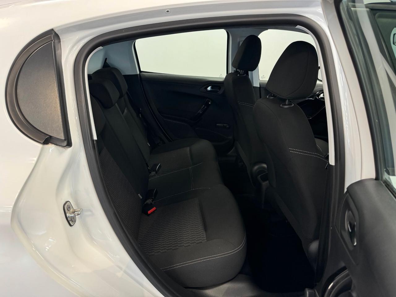 Peugeot 208 PureTech 82 5 porte Active NEOPATENTATI UNIPROP.