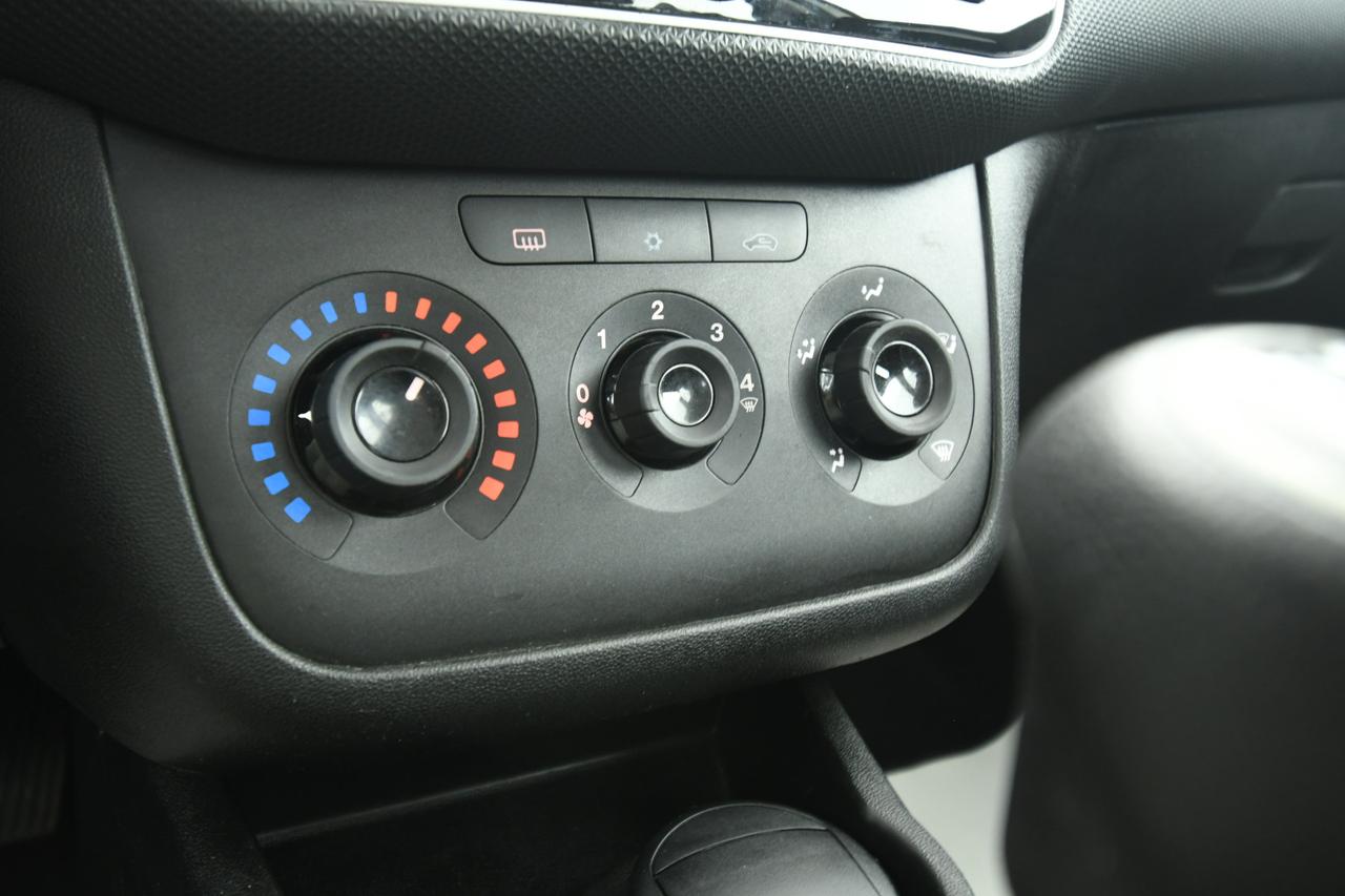 FIAT Punto 5p 1.4 natural power Easy 70cv NEOPATENTATI+C15"