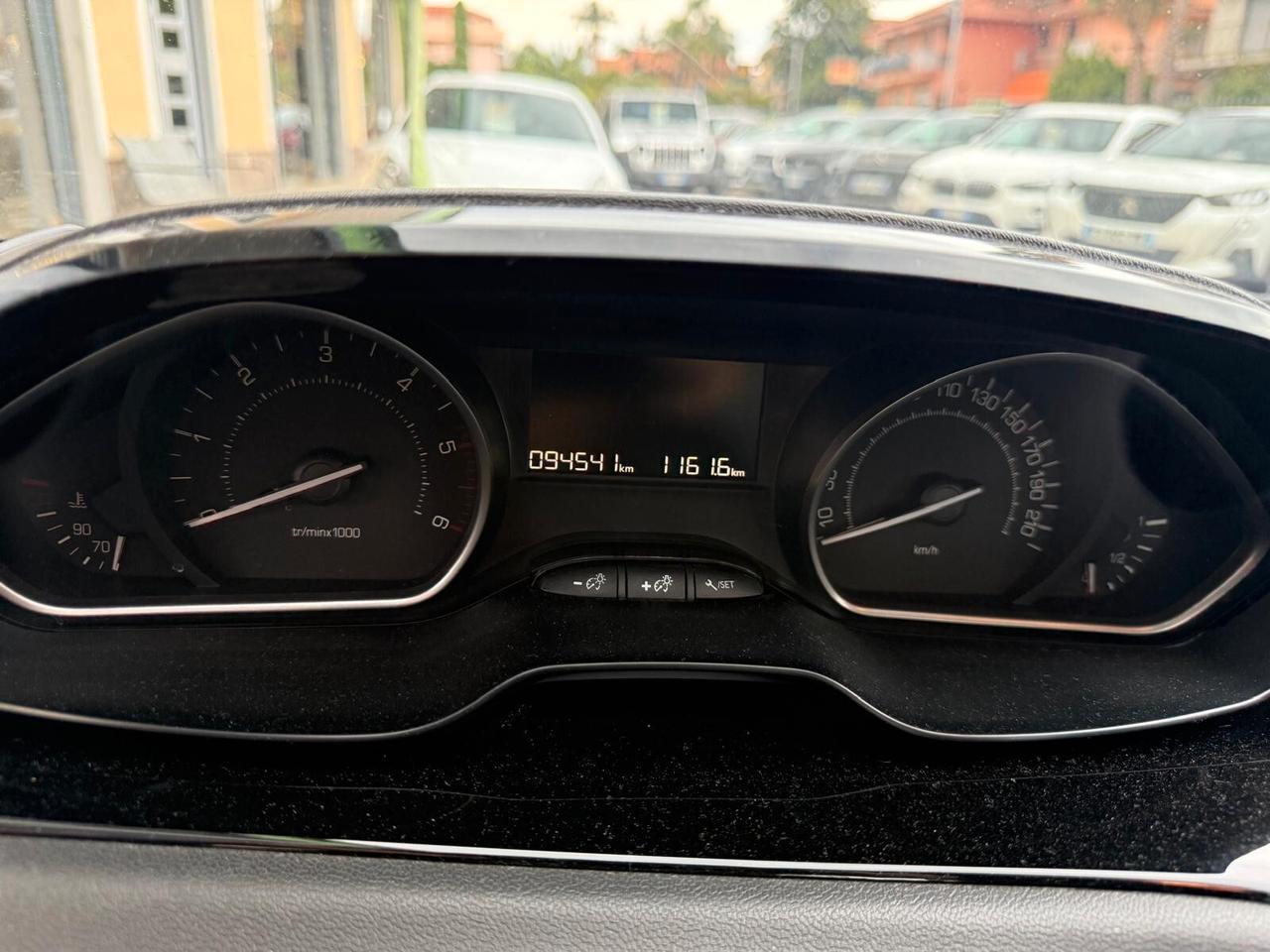 Peugeot 208 BlueHDi 75 5 porte Allure