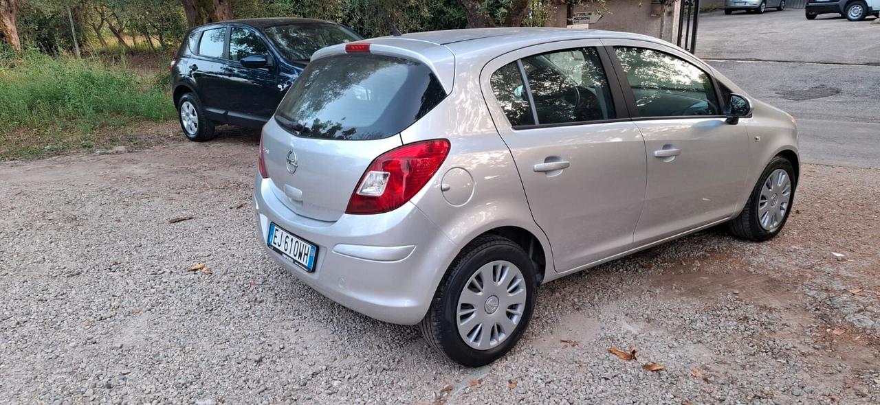 Opel Corsa 1.2 5 porte Sport