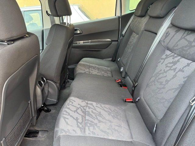 PEUGEOT 3008 1.6 e-HDi 112CV cambio robotizzato Stop&Start Tecn