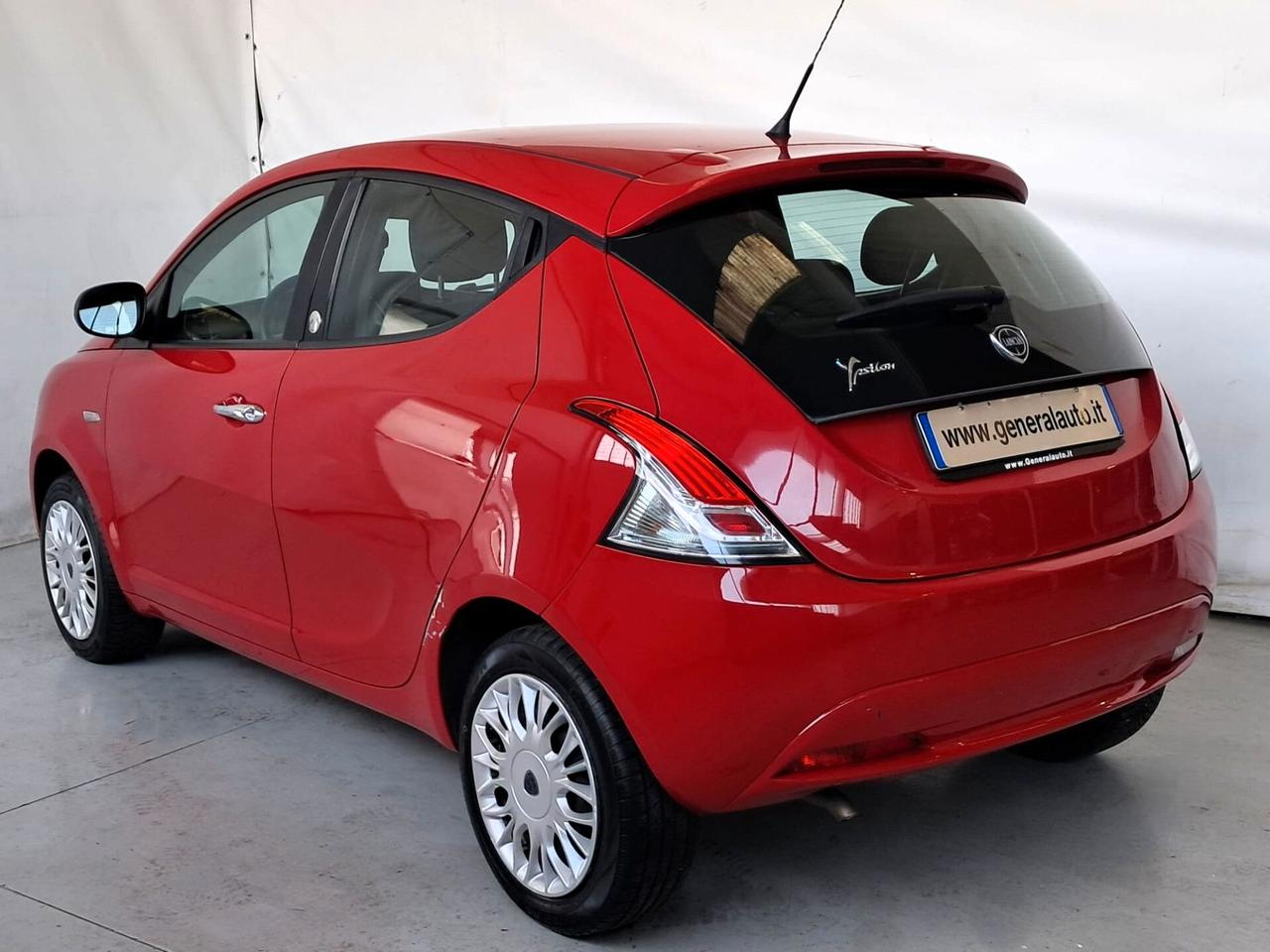 Lancia Ypsilon 1.2 69 CV 5 porte GPL Ecochic Silver