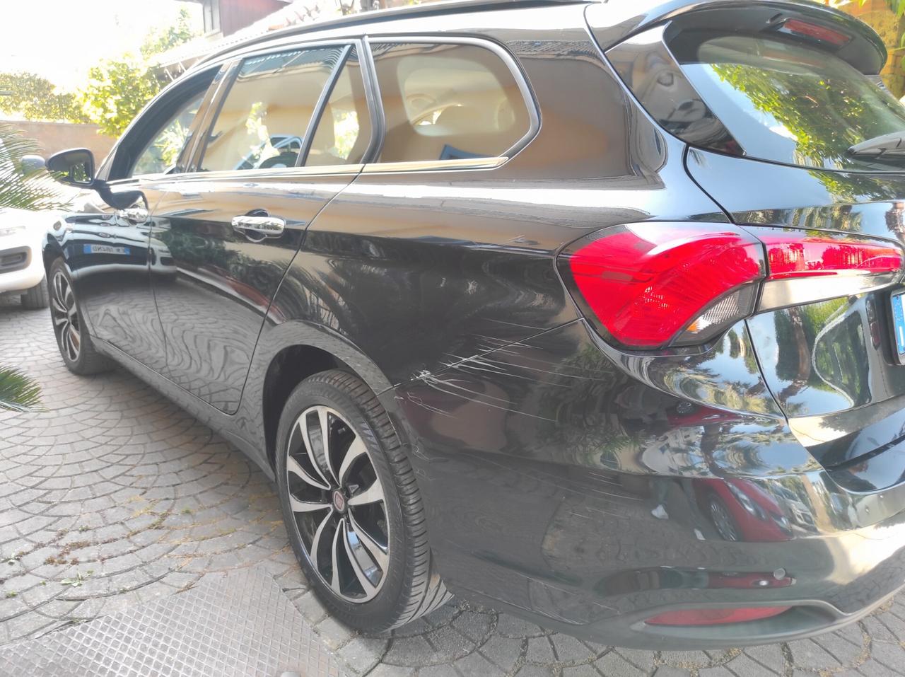 Fiat Tipo 2017 1.6 Mtj 120cv Lega sensori Lounge