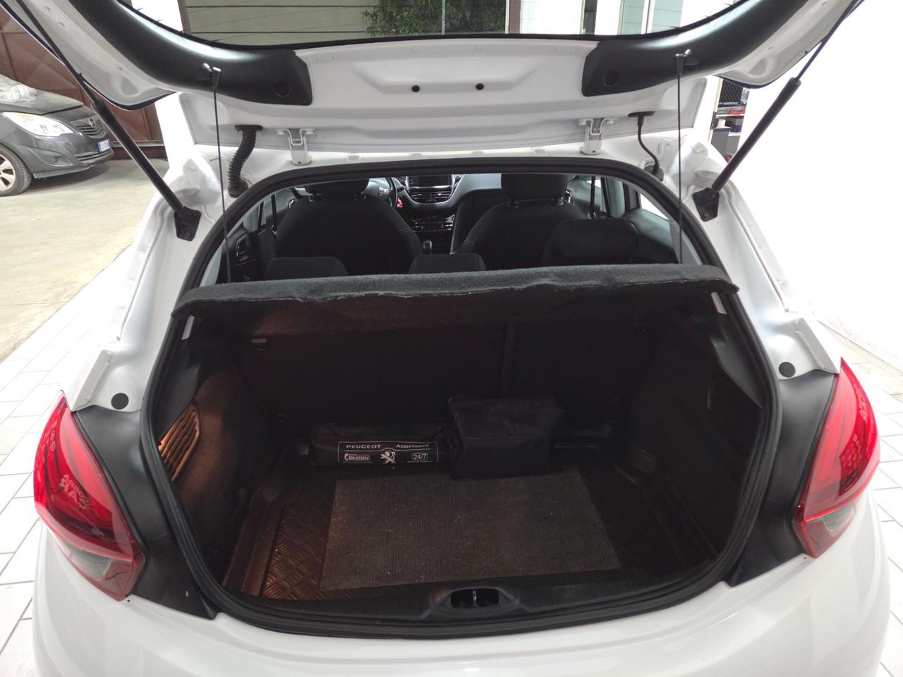 Peugeot 208 PureTech 82 5p. GPL Allure