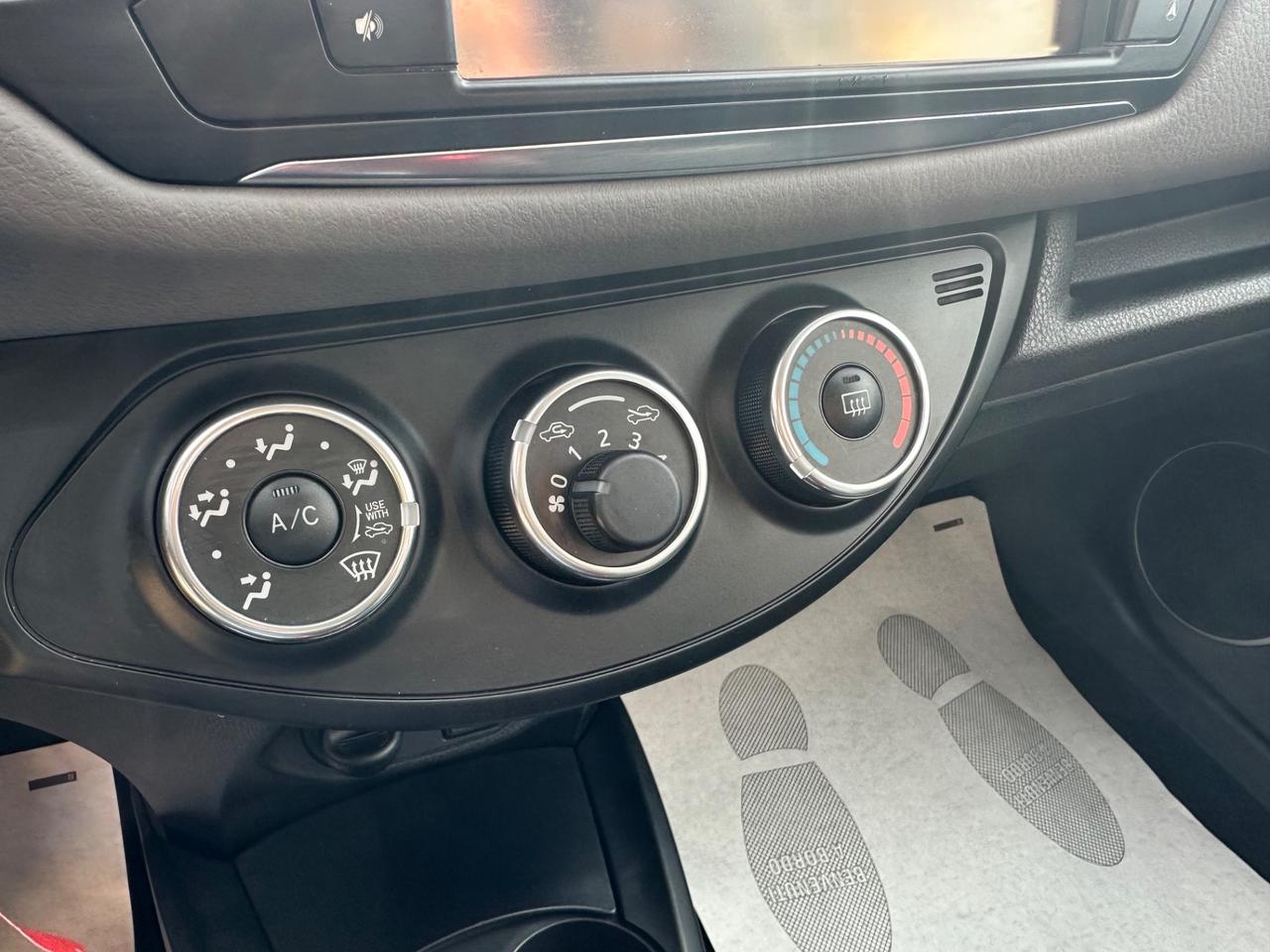 Toyota Yaris 1.0 5 porte Active 2015