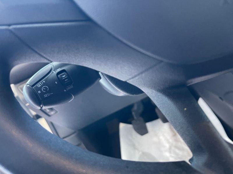 Peugeot 208 1.2 12V VTi 82cv Active