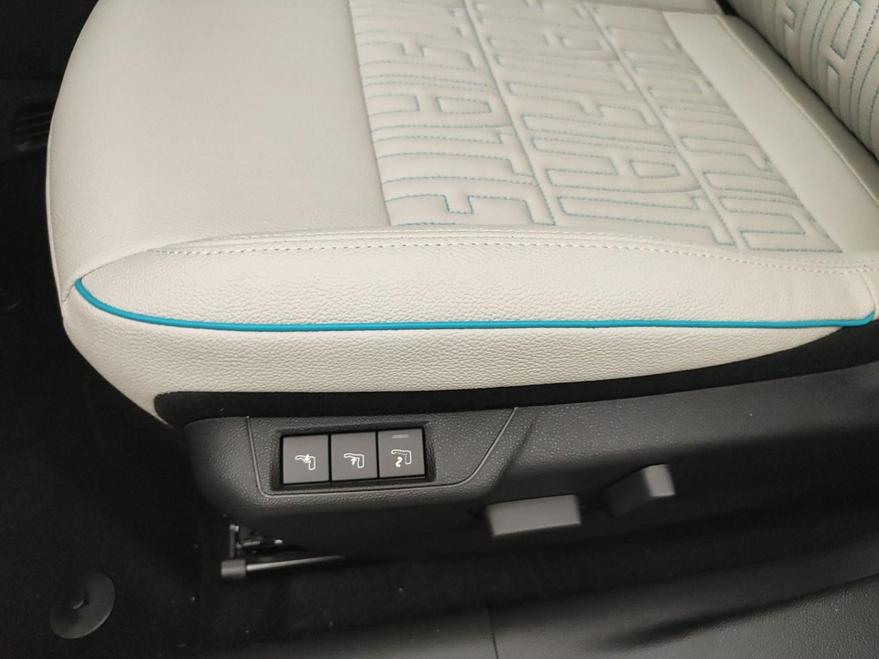 FIAT 600 IV 2023 1.2 MHEV 110CV DCT LA PRIMA