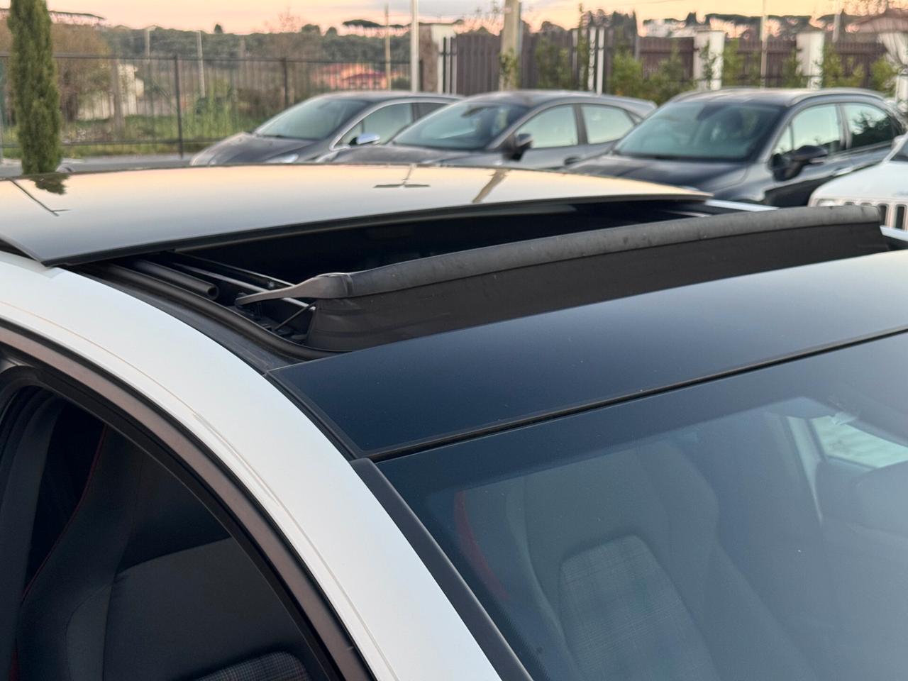 Volkswagen Golf 2.0 TSI GTI - TETTO APRIBILE - CAMERA - PRONTA CONSEGNA - TAGL. UFFICIALI - iQLIGHT